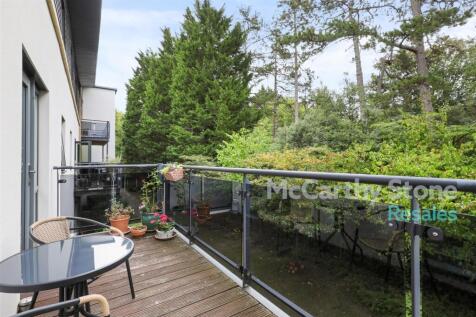 03-db77CT_MCS_Flat 32 Jenner Court_05 (3)-logo.JPG