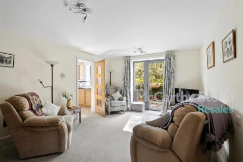09-e556CT_MCS_Flat 32 Jenner Court_21 (2)-logo.JPG