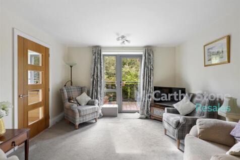 10-4df3CT_MCS_Flat 32 Jenner Court_33 (2)-logo.JPG