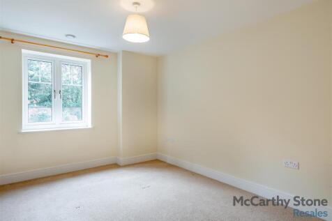 8660478-interior10.jpg
