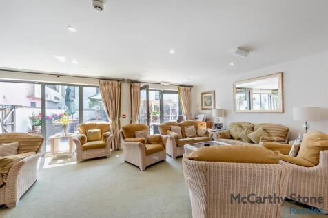 Homeowners Lounge
