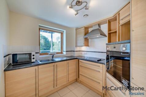 Kitchen: