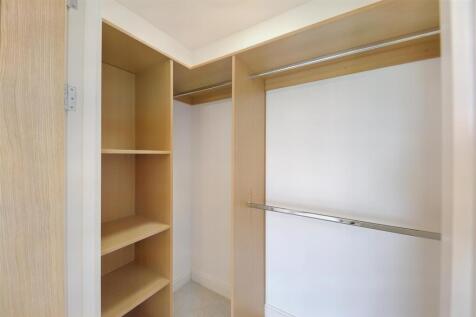 8553606-interior09.JPG