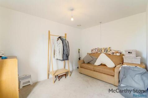 bedroom2shot1.jpg