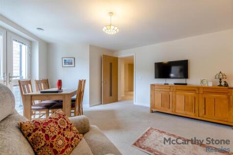 8662178-interior08.jpg