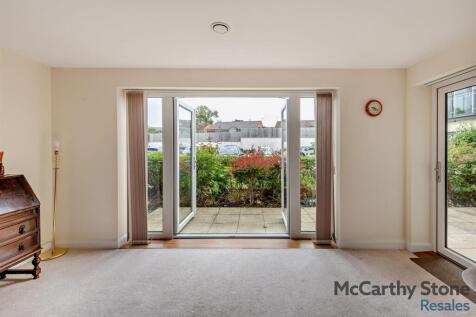 Open Plan Living Room/Kitchen