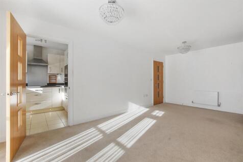 11-1c7aGCMCS - 28 Mountbatten House - Reception 3 