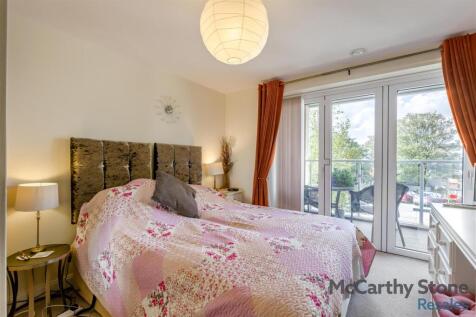 8665107-interior10.jpg