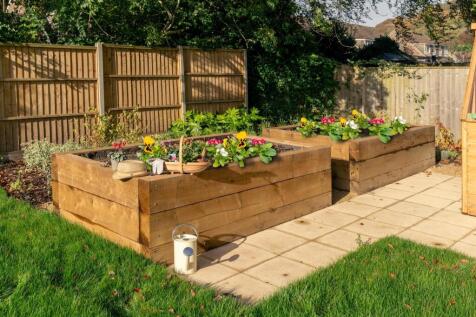 Crescent.Place.Raised.Beds.Garden.208.jpg