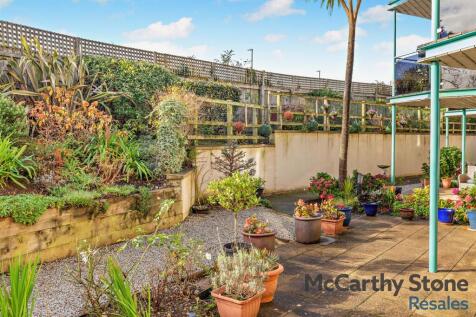 8668902-eCommunal Gardensxterior06-800.jpg