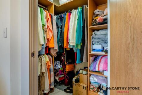 Walk-in Wardrobe