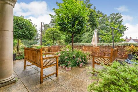 Communal Grounds.jpg