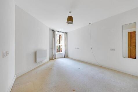 13-05fePFMCS - 25 Birch Place-16-medium.jpg