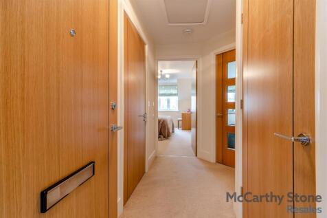 8640637-interior18.jpg