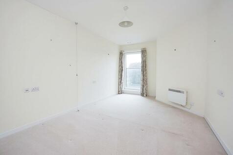 Bedroom 1 48LCE.jpg