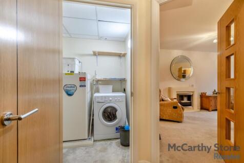 8633031-interior10.jpg