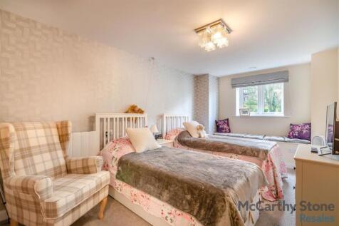 8640104-interior02.jpg