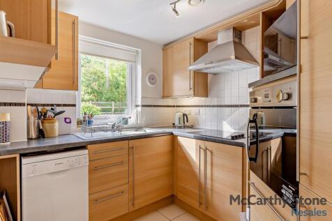 Kitchen:
