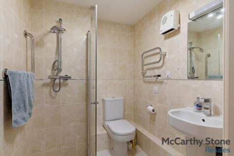 Shower Room: