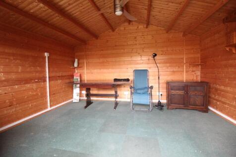 SUMMER HOUSE 