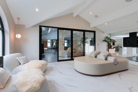 mere_hall_39