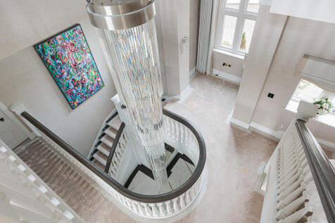 mere_hall_73