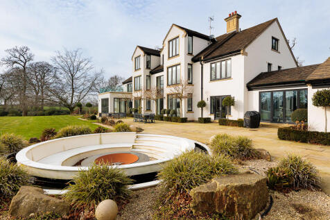mere_hall_82