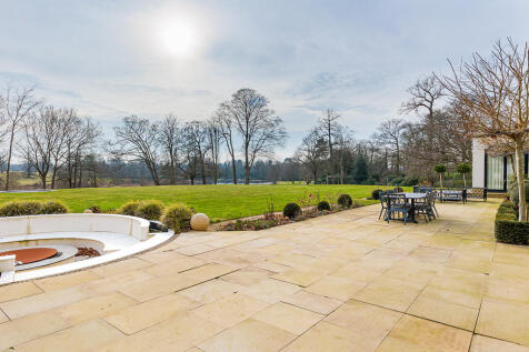 mere_hall_84