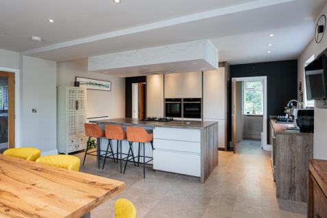 yew_tree_house_10