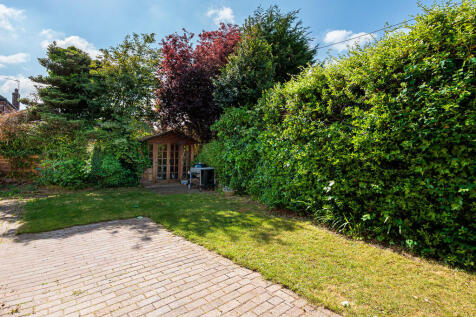 yew_tree_house_30