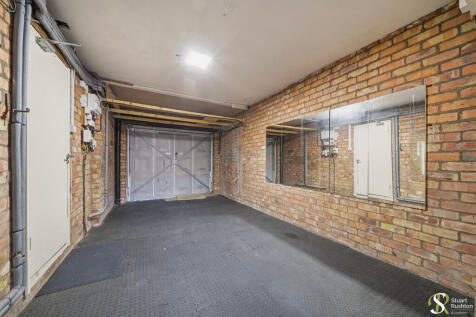 4 Mainwaring, Ove...