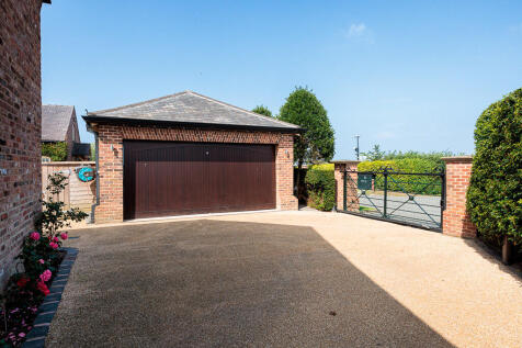 bexton_hall_hamle...