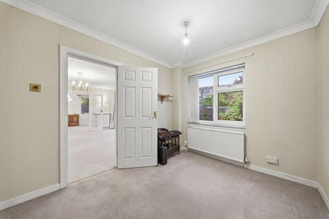 2 Carrwood Knutsf...