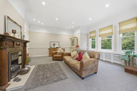 Apt 2 The Grange ...