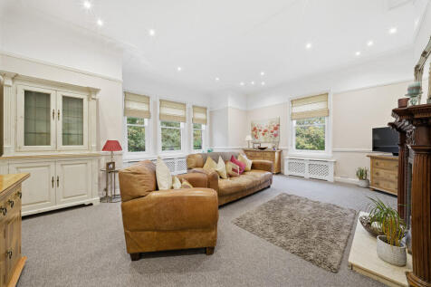 Apt 2 The Grange ...