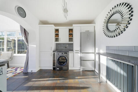 1 Mardon Close Kn...