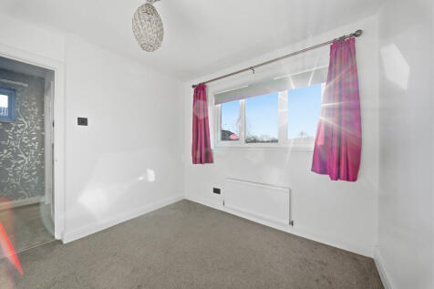 1 Mardon Close Kn...