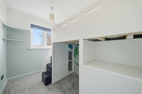 1 Mardon Close Kn...