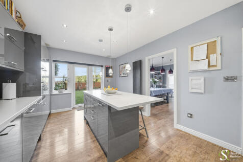 9 The Courtyard-3...