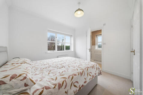 9 The Courtyard-5...