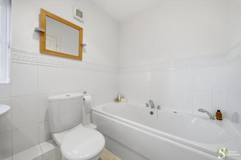 9 The Courtyard-2...