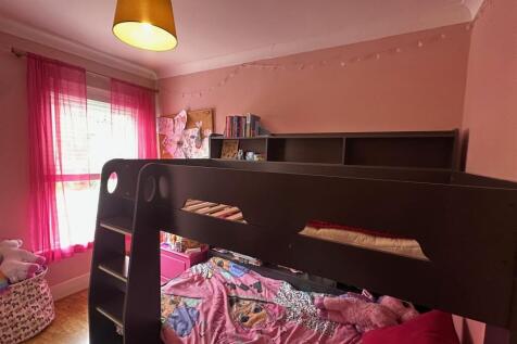 Bed 3.jpg