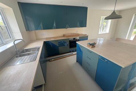 Kitchen 1.jpg