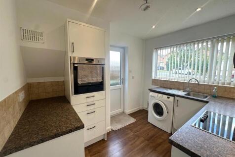 Kitchen Cont.jpg