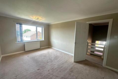 Bedroom 1.jpg