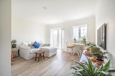 Living Room.jpg