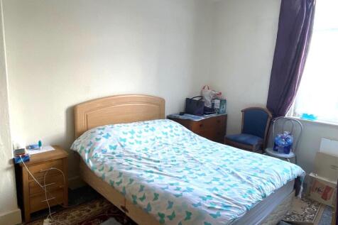 main bedroom.jpg