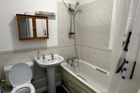 Bathroom.jpg