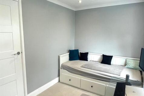 second bedroom 2.jpg