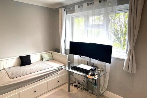 second bedroom 1.jpg